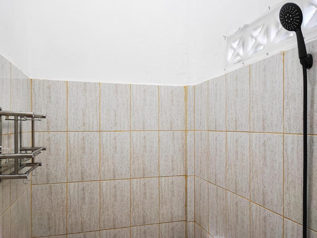 Adela Homestay Syariah Near Universitas Muhammadiyah Jambi Mitra Reddoorz Dış mekan fotoğraf