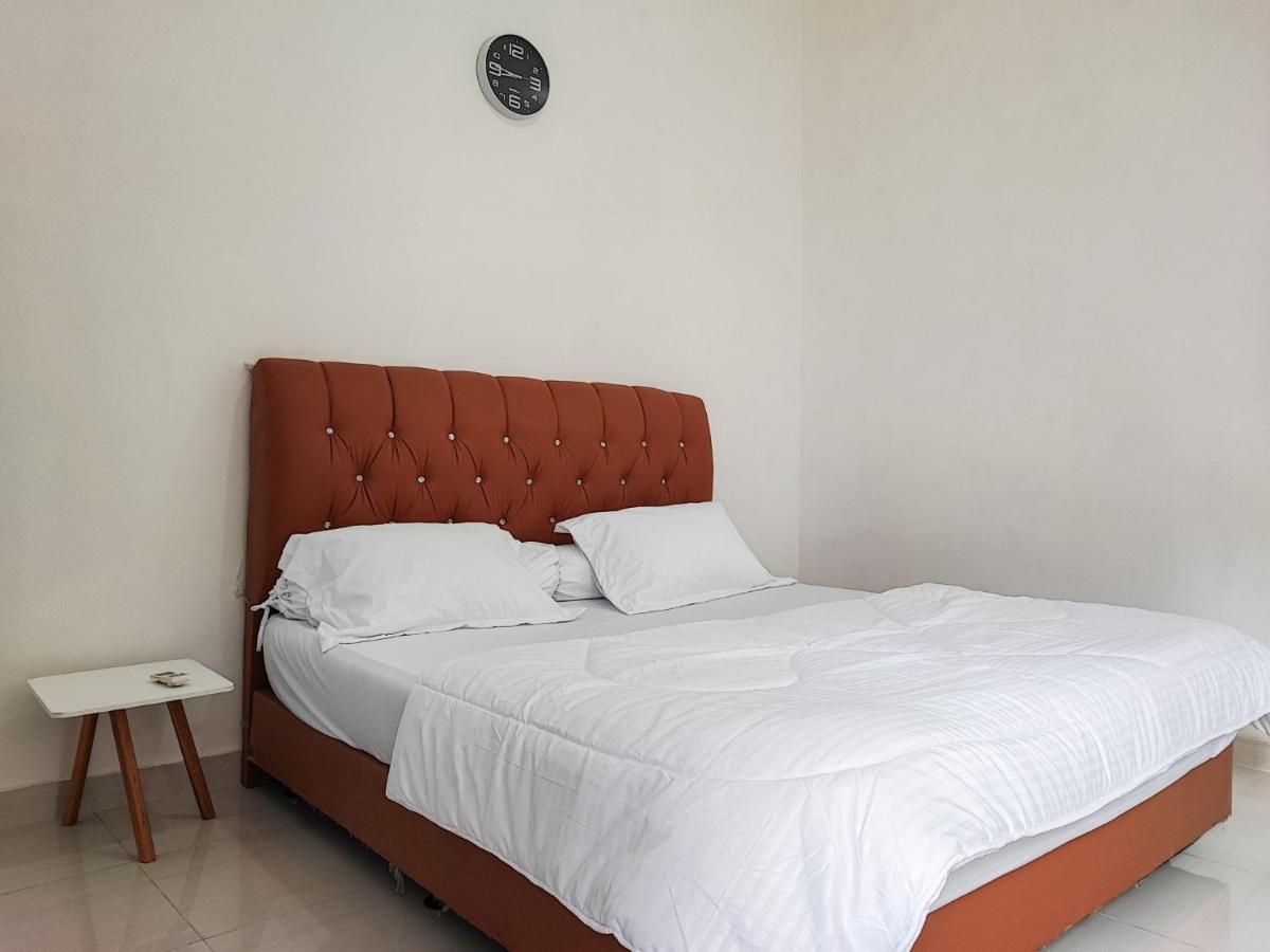 Adela Homestay Syariah Near Universitas Muhammadiyah Jambi Mitra Reddoorz Dış mekan fotoğraf