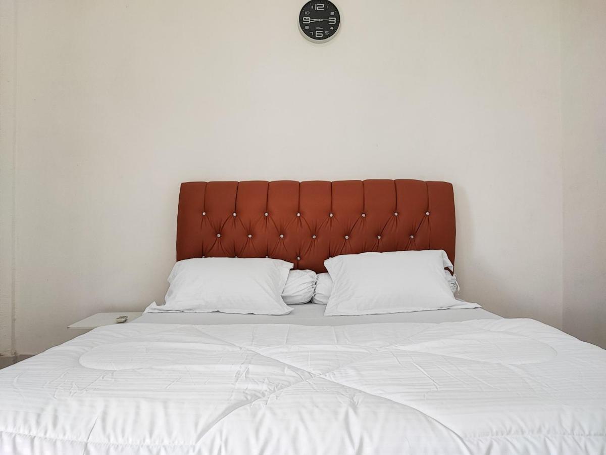 Adela Homestay Syariah Near Universitas Muhammadiyah Jambi Mitra Reddoorz Dış mekan fotoğraf